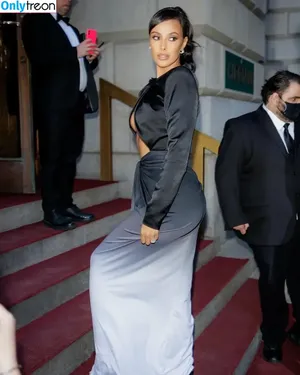 Maya Jama / mayajama nude photo #0213