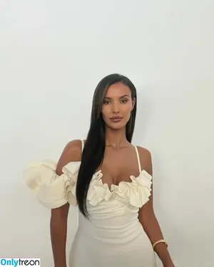 Maya Jama / mayajama nude photo #0822