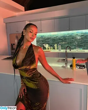 Maya Jama / mayajama nude photo #0865