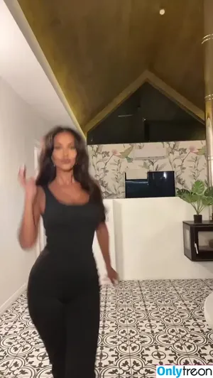 Maya Jama / mayajama nude photo #0873