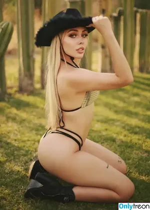 Maya Nazor / nazormaya nude photo #0001