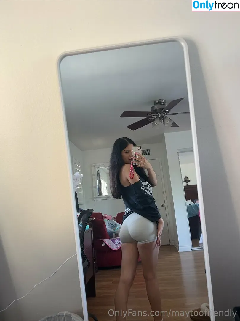 Maytoofriendly nude photo #0021 (Maytoofriendly)