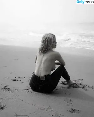 Mckenzie Hewson / mckenzierose21 / mckenzierosehewson nude photo #0109