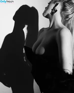 Mckenzie Hewson / mckenzierose21 / mckenzierosehewson nude photo #0125
