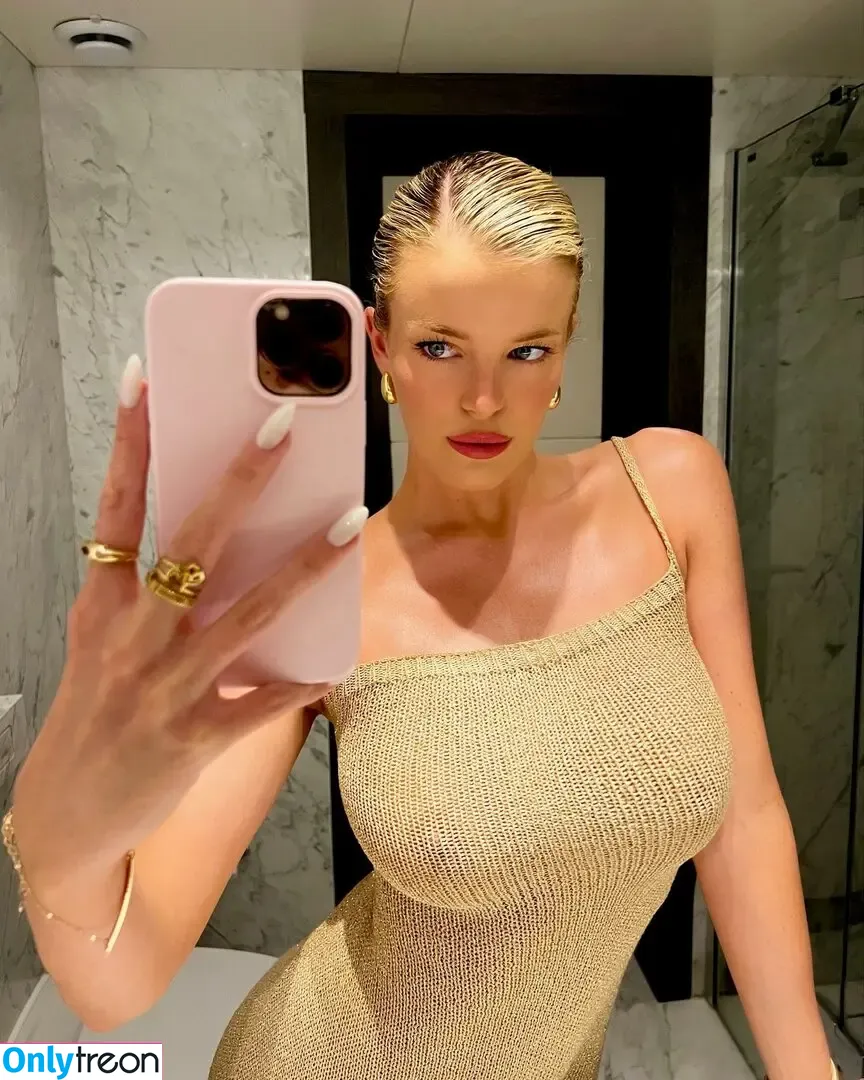 Mckenzie Hewson nude photo #0027 (mckenzierose21 / mckenzierosehewson)