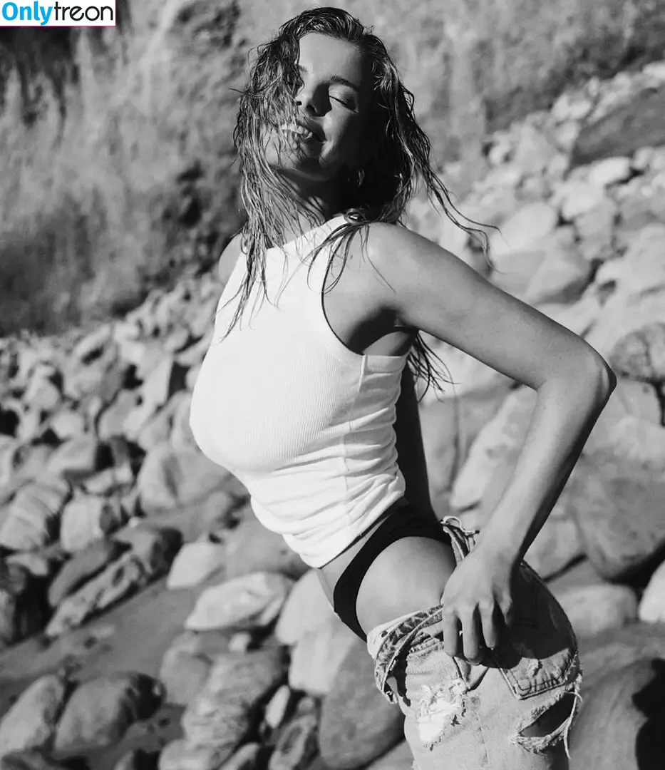 Mckenzie Hewson nude photo #0102 (mckenzierose21 / mckenzierosehewson)