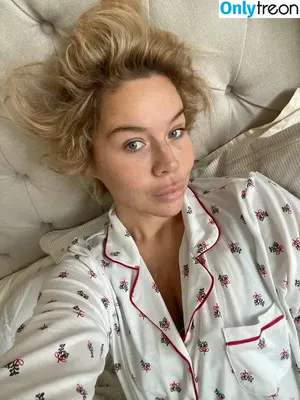 Mcuperin nude photo #0007