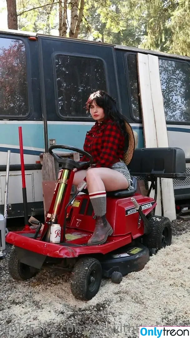 mechanicmommyfree nude photo #0014 (minitruckmommygarageofficial)