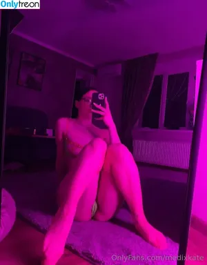 medixkate / lustful_light / lustful_lightvip / medixkate1 / medixkkate / medixxxkate nude photo #0008