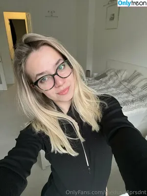  nude photo #0009
