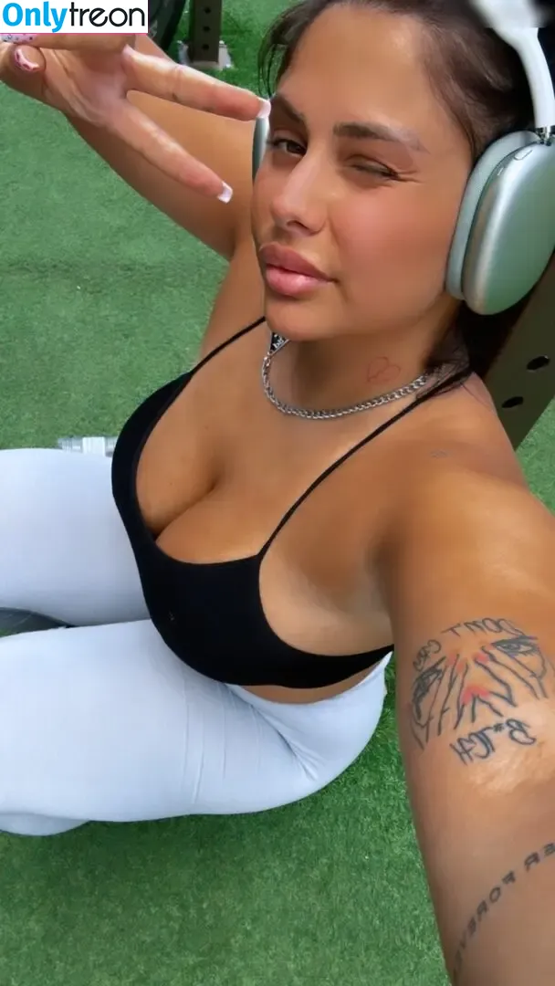 Meeeeeliis nude photo #0030 (Meeeeeliis)