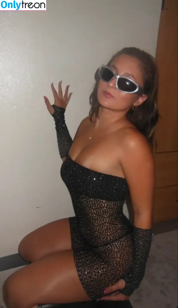 Meena Shahri nude photo #0038 (Meena.shahri)