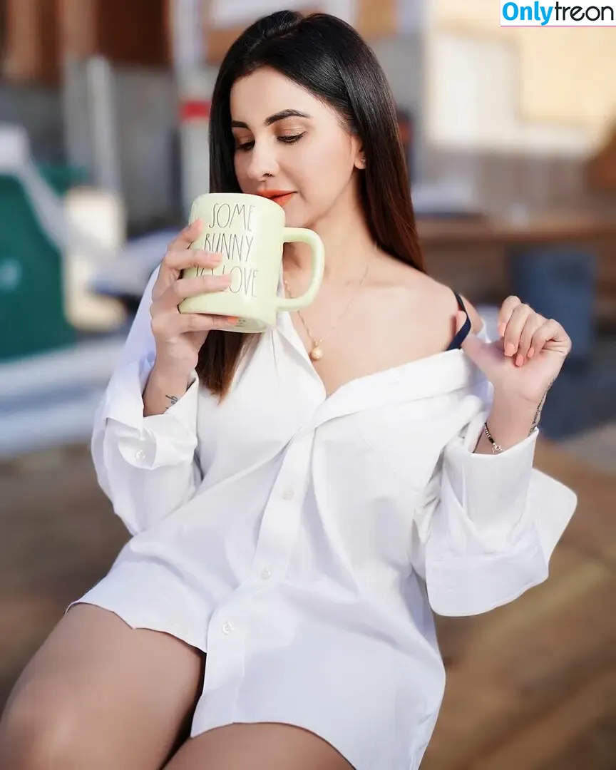 Meetii Kalher nude photo #0216 (meetiikalher)