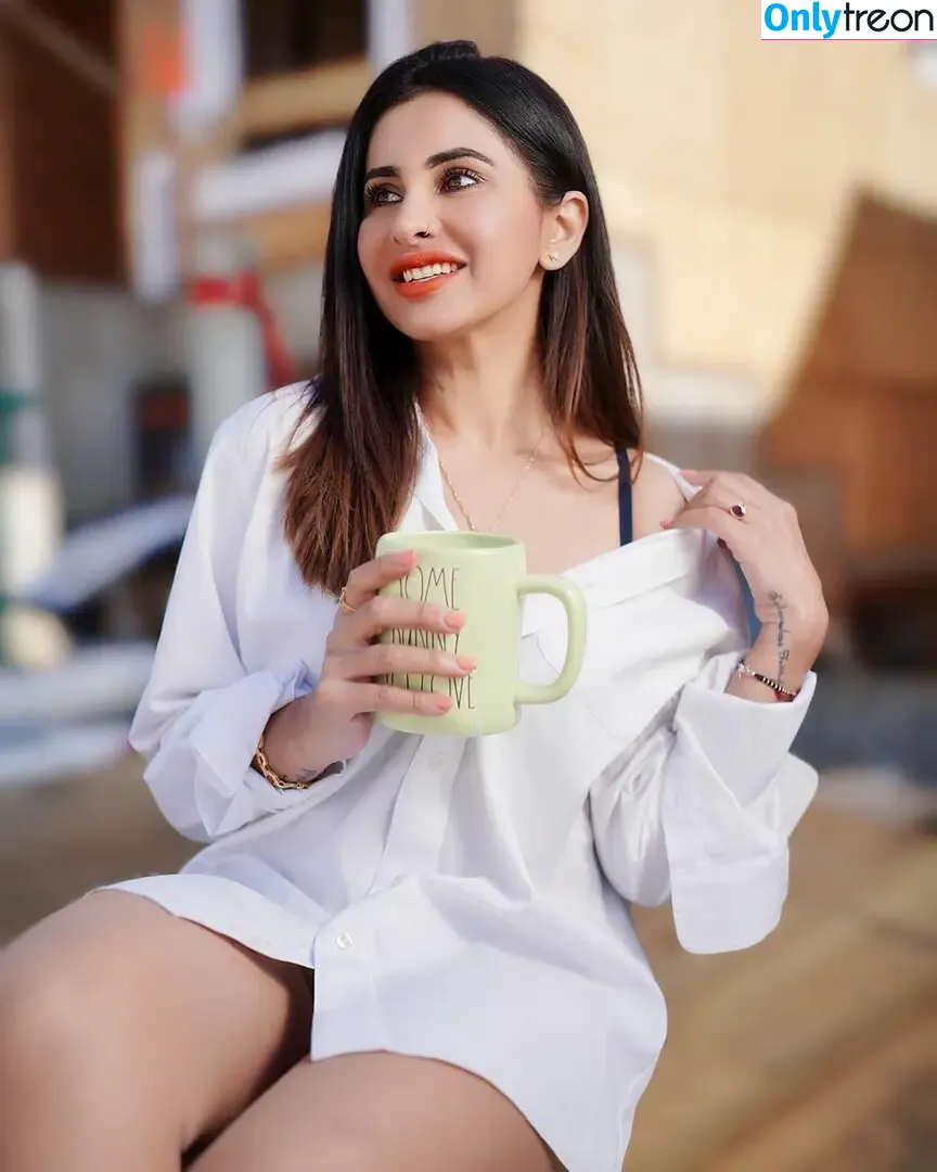 Meetii Kalher nude photo #0217 (meetiikalher)