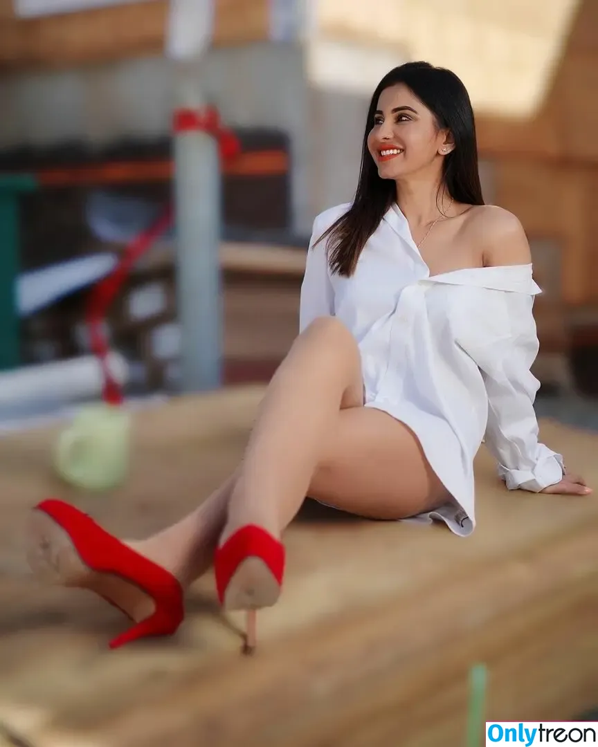 Meetii Kalher nude photo #0218 (meetiikalher)