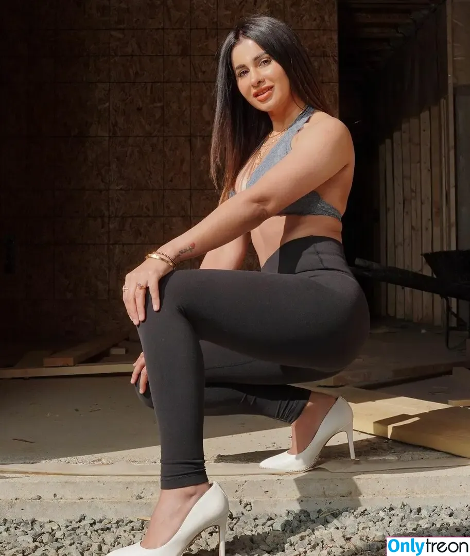 Meetii Kalher nude photo #0225 (meetiikalher)