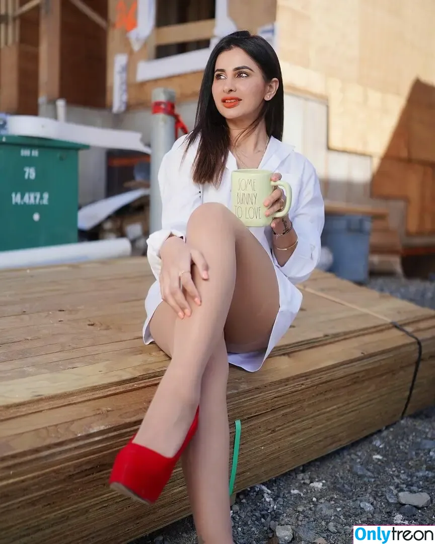 Meetii Kalher nude photo #0229 (meetiikalher)