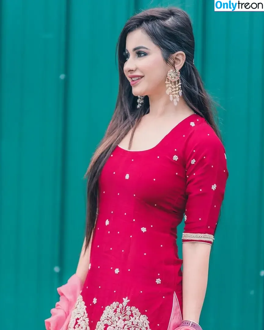 Meetii Kalher nude photo #0270 (meetiikalher)