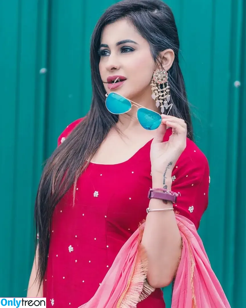 Meetii Kalher nude photo #0273 (meetiikalher)