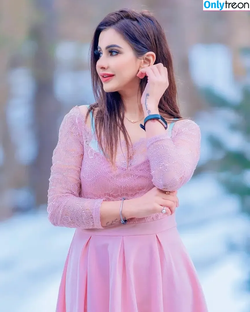 Meetii Kalher nude photo #0323 (meetiikalher)