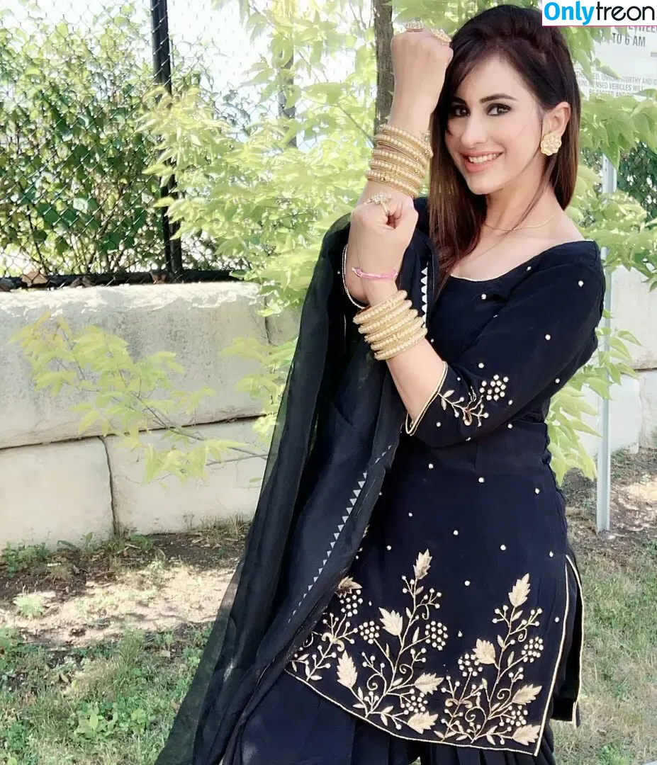 Meetii Kalher nude photo #0587 (meetiikalher)