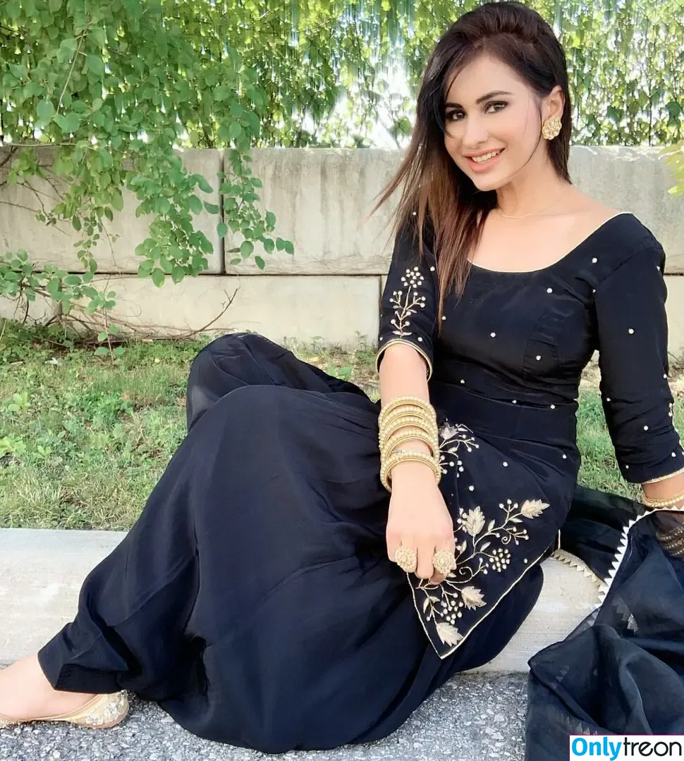 Meetii Kalher nude photo #0588 (meetiikalher)