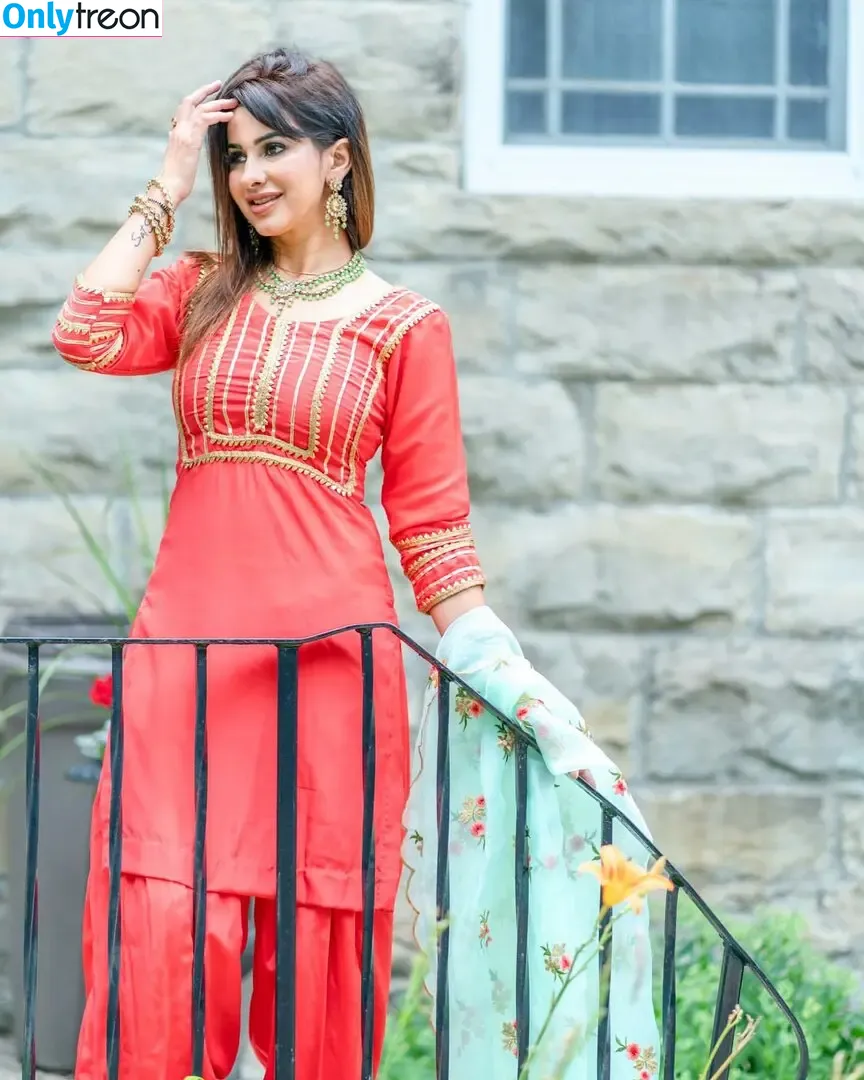 Meetii Kalher nude photo #0605 (meetiikalher)