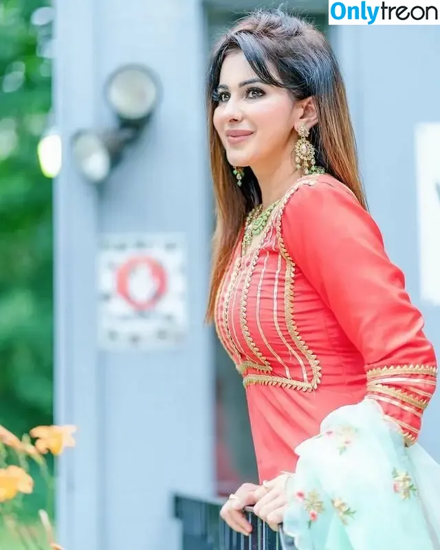 Meetii Kalher nude photo #0606 (meetiikalher)