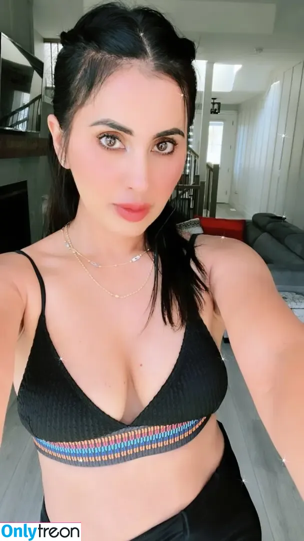 Meetii Kalher nude photo #1200 (meetiikalher)