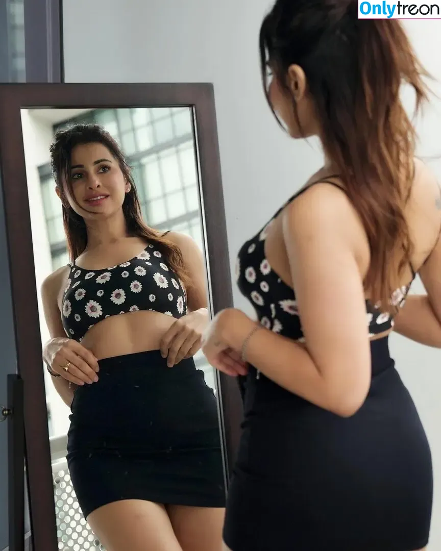 Meetii Kalher nude photo #1367 (meetiikalher)