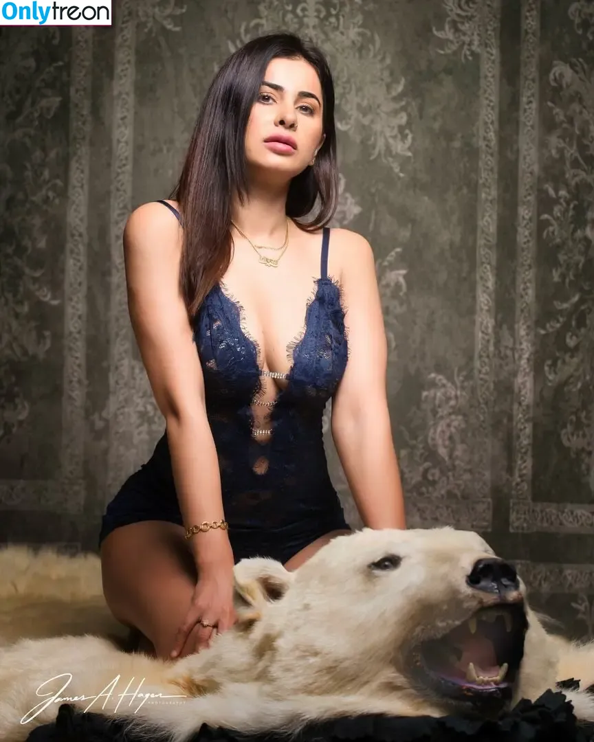 Meetii Kalher nude photo #1384 (meetiikalher)