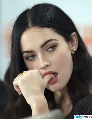 Megan Fox / megan.fox / meganfox nude photo #0135