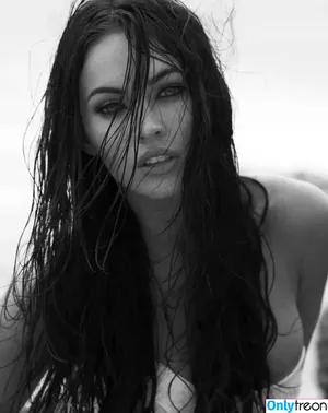 Megan Fox / megan.fox / meganfox nude photo #0570