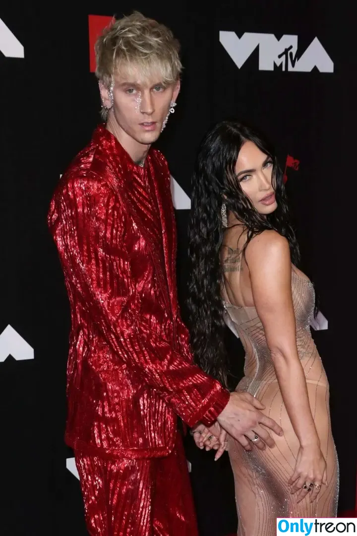 Megan Fox nude photo #0047 (action / meganfox)