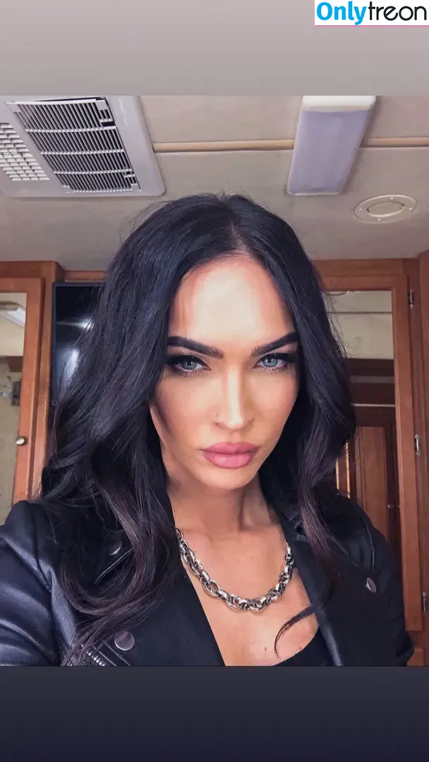 Megan Fox nude photo #0054 (action / meganfox)