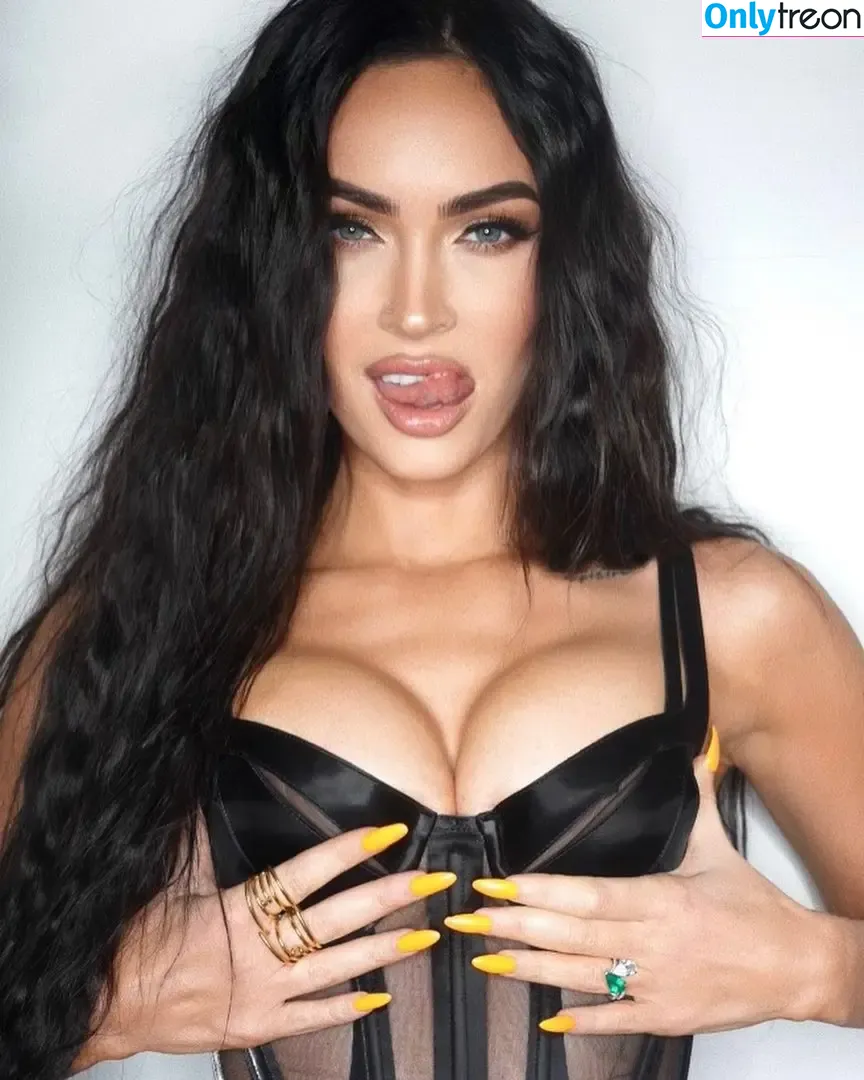 Megan Fox nude photo #0100 (megan.fox / meganfox)