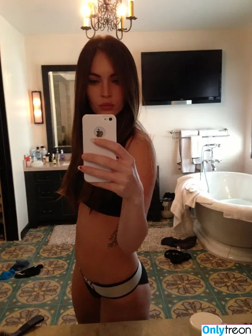 Megan Fox nude photo #0142 (megan.fox / meganfox)
