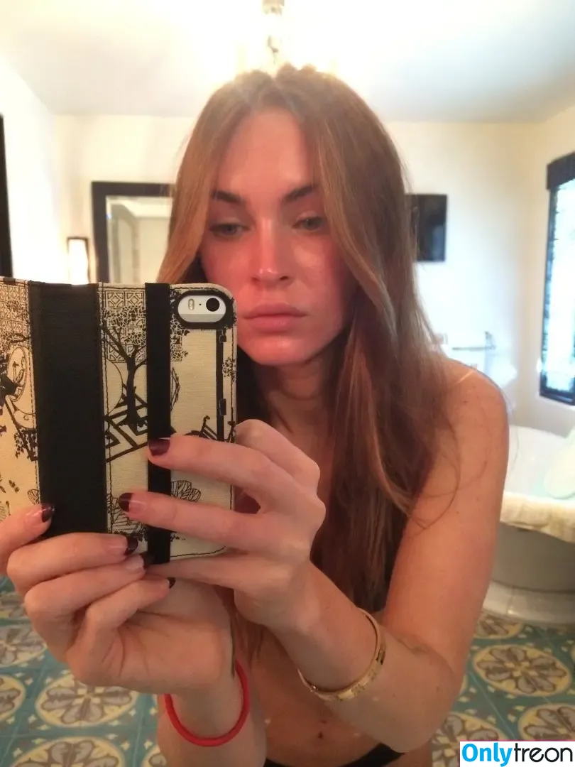 Megan Fox nude photo #0146 (megan.fox / meganfox)