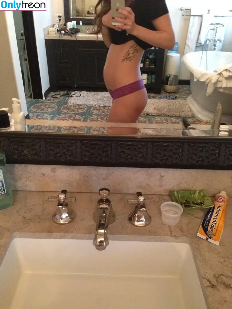 Megan Fox nude photo #0184 (megan.fox / meganfox)