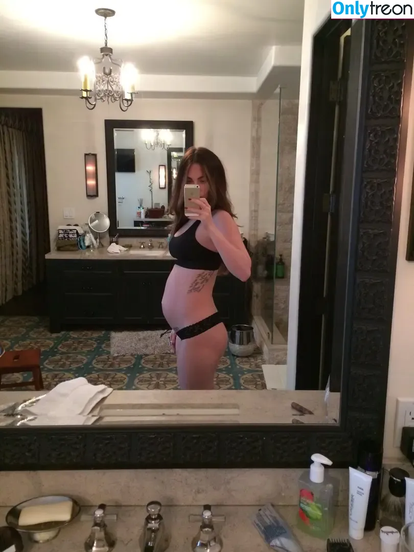Megan Fox nude photo #0188 (megan.fox / meganfox)