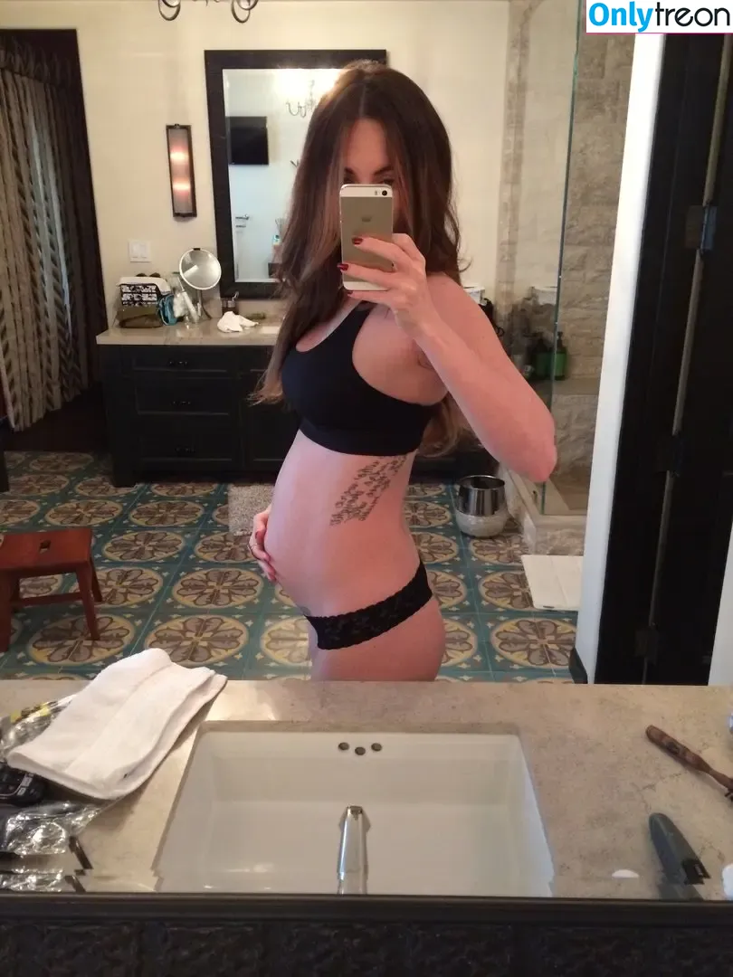Megan Fox nude photo #0189 (megan.fox / meganfox)