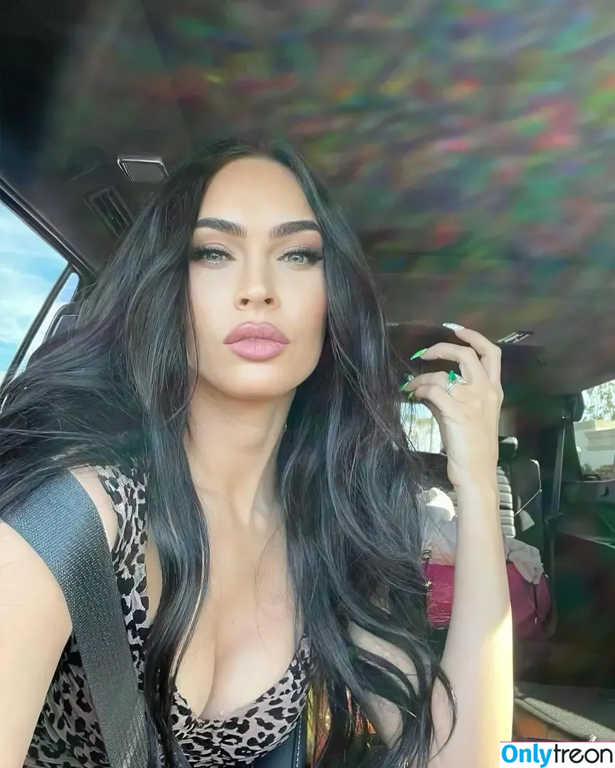 Megan Fox nude photo #0271 (megan.fox / meganfox)