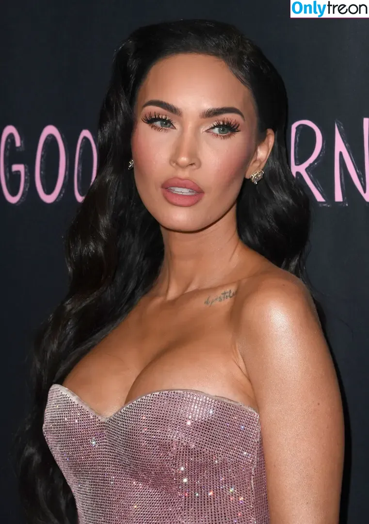 Megan Fox nude photo #0286 (megan.fox / meganfox)