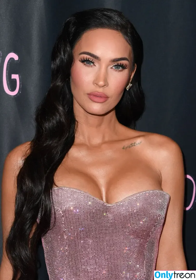 Megan Fox nude photo #0289 (megan.fox / meganfox)