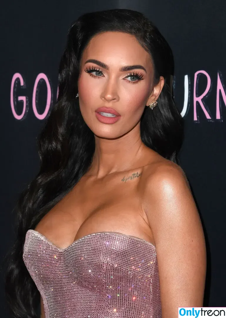Megan Fox nude photo #0290 (megan.fox / meganfox)