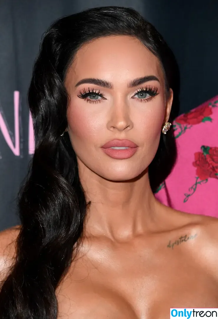 Megan Fox nude photo #0322 (megan.fox / meganfox)