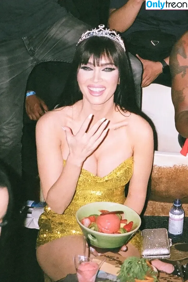 Megan Fox nude photo #0381 (megan.fox / meganfox)