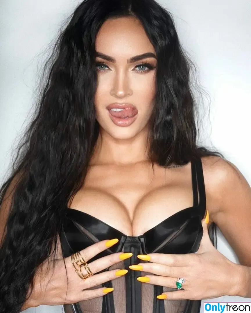 Megan Fox nude photo #0587 (megan.fox / meganfox)