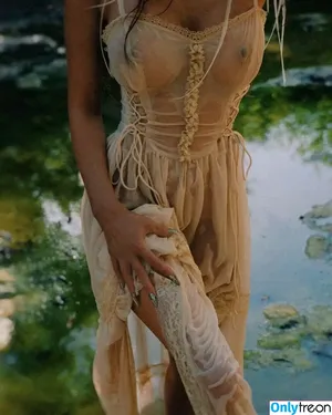 Megan Fox / megan.fox / meganfox nude photo #1037