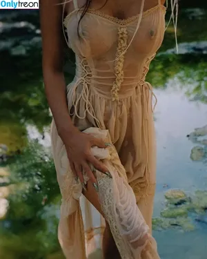 Megan Fox / megan.fox / meganfox nude photo #1043